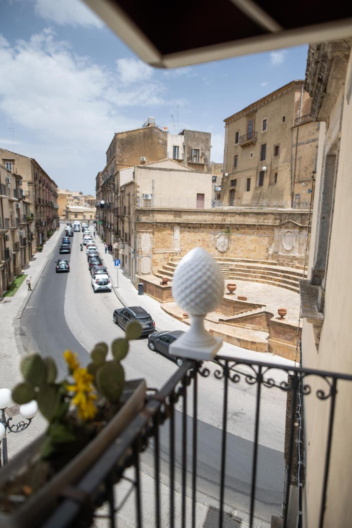 B&B Regina Carolina Caltagirone Zewnętrze zdjęcie